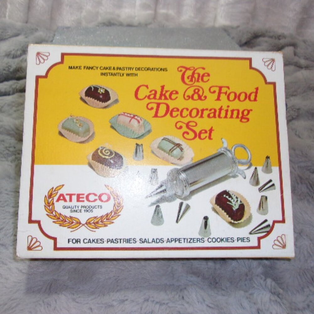 H-472 VINTAGE COMPLETE SET THE CAKE AND FOOD DECORATING SET BY ATECO